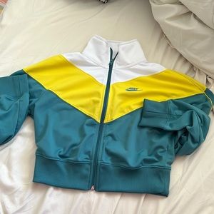 NIKE cropped sweater